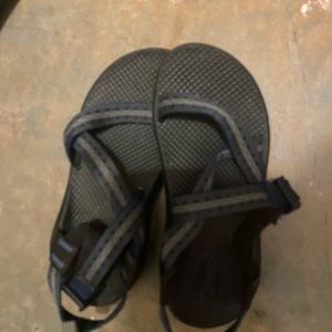 Chacho pre-owned size 4